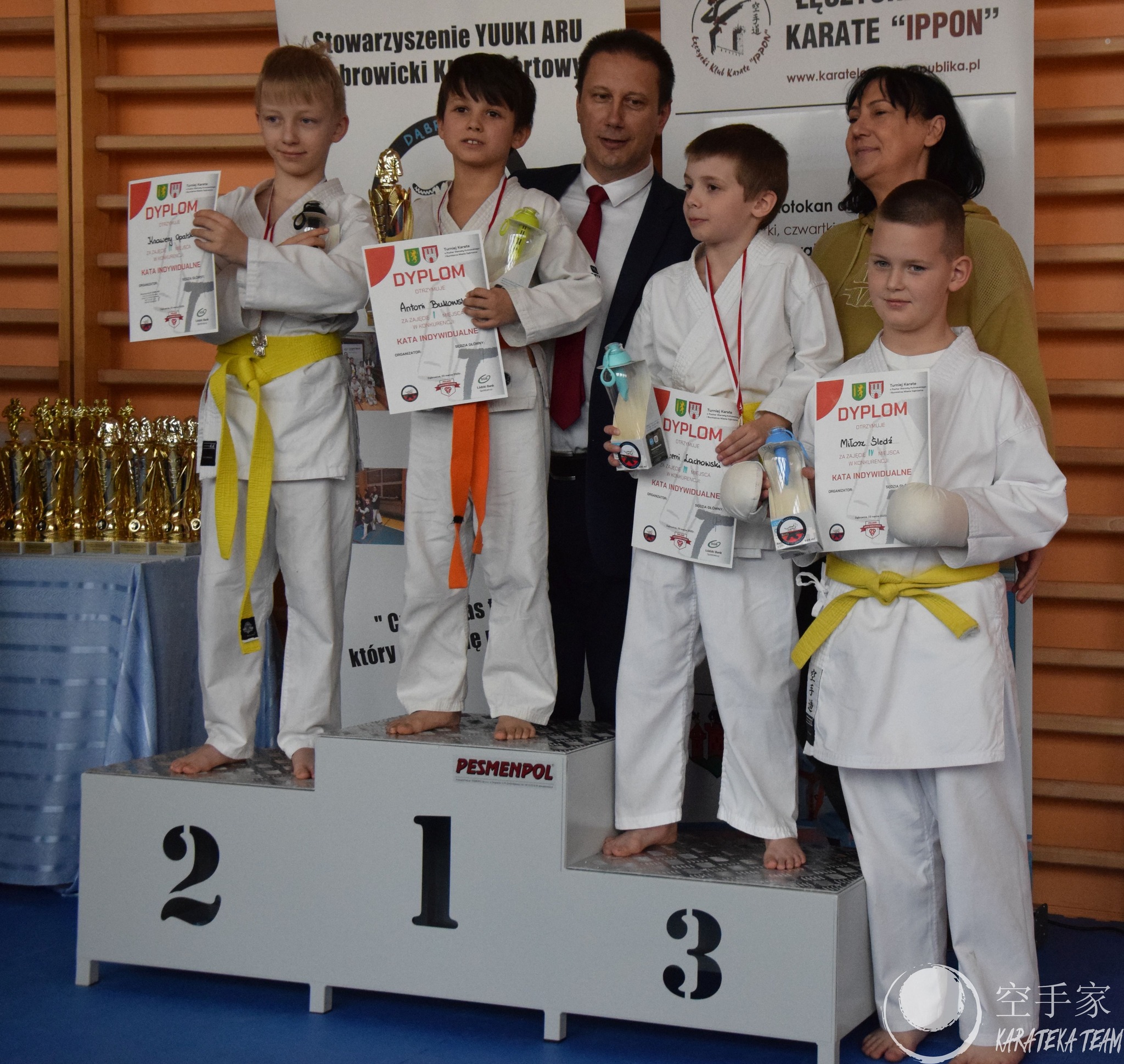 Młode Wilczki z medalami