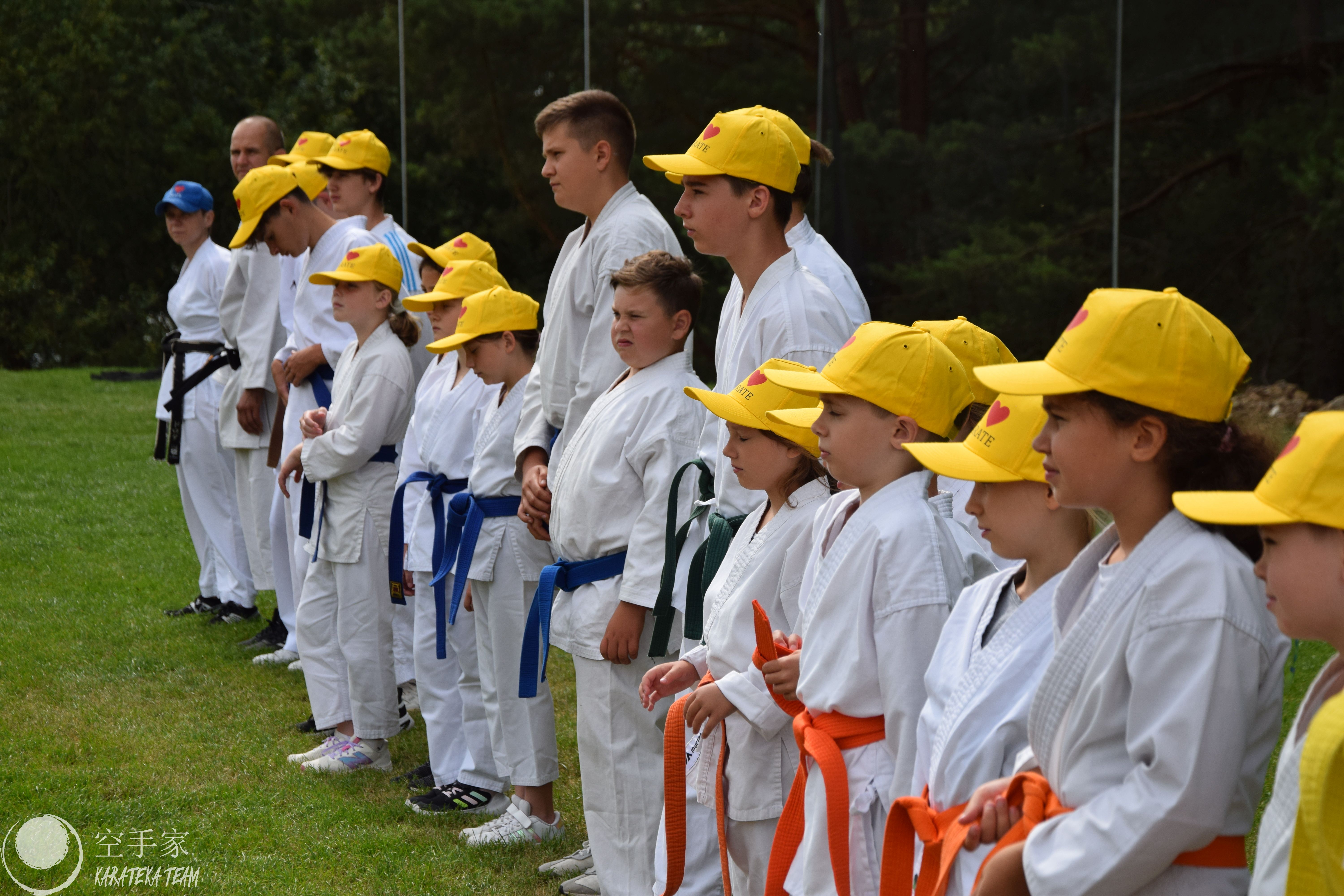 Pierwsze treningi na obozie i pierwsze plażowanie