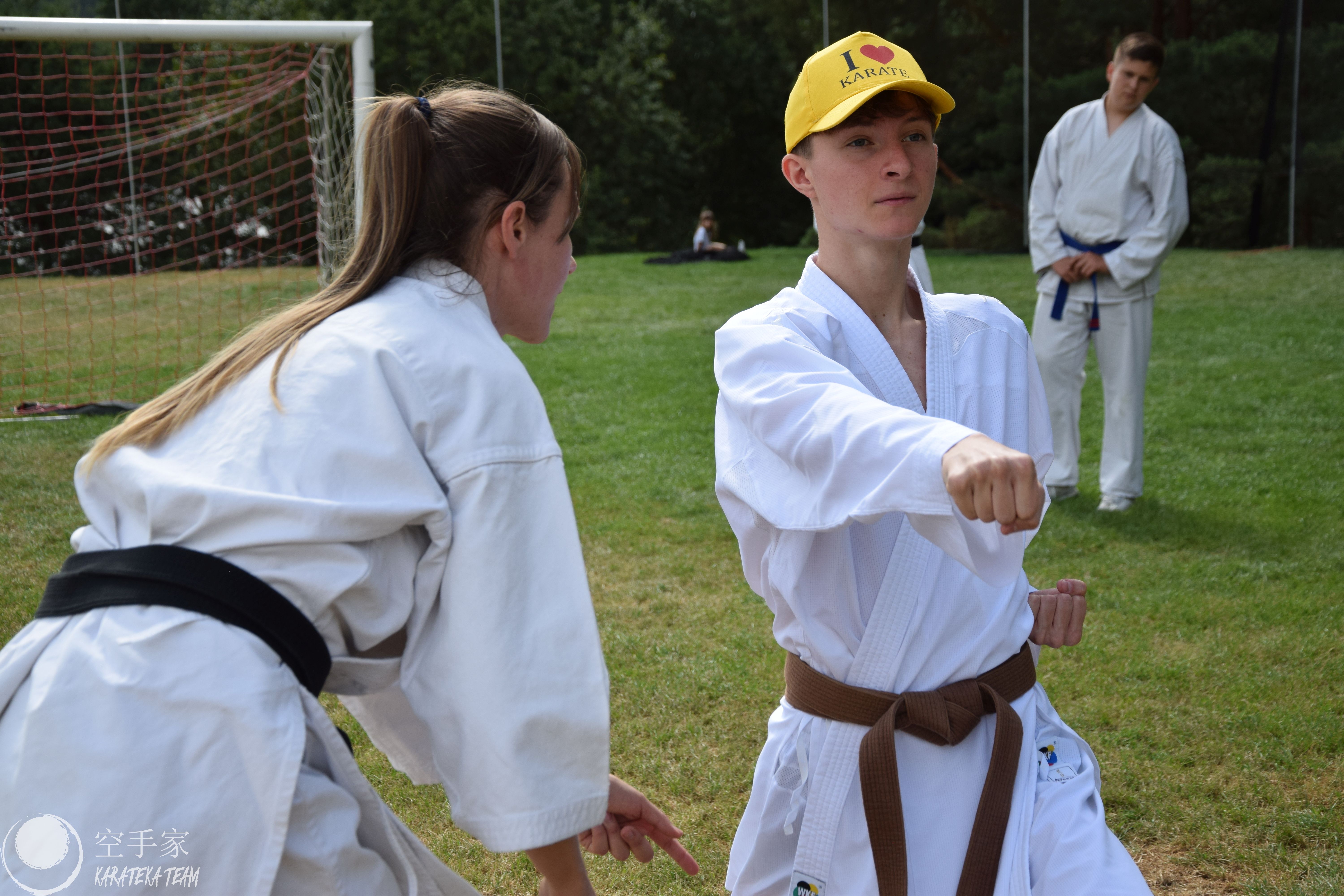Pierwsze treningi na obozie i pierwsze plażowanie