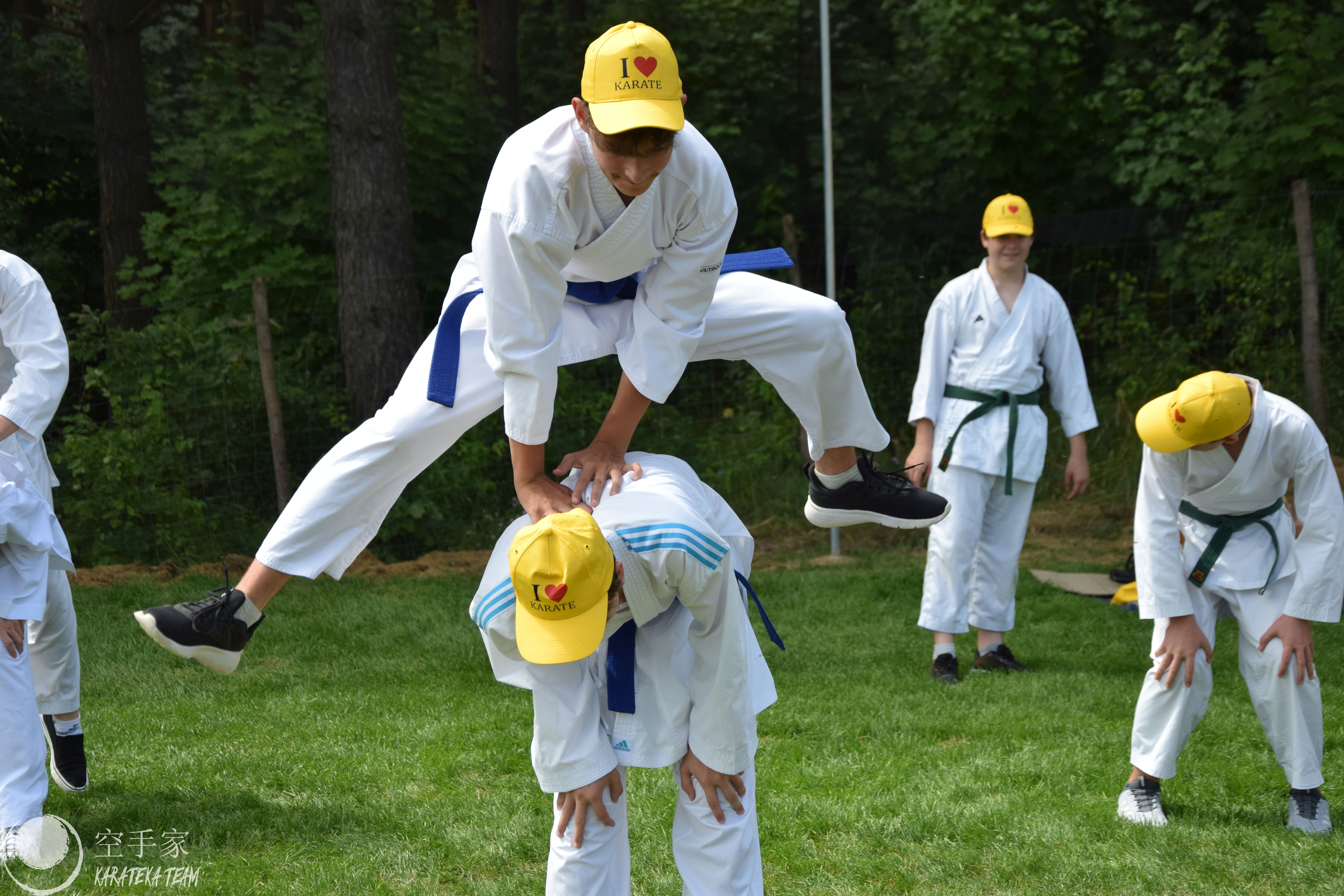 Pierwsze treningi na obozie i pierwsze plażowanie