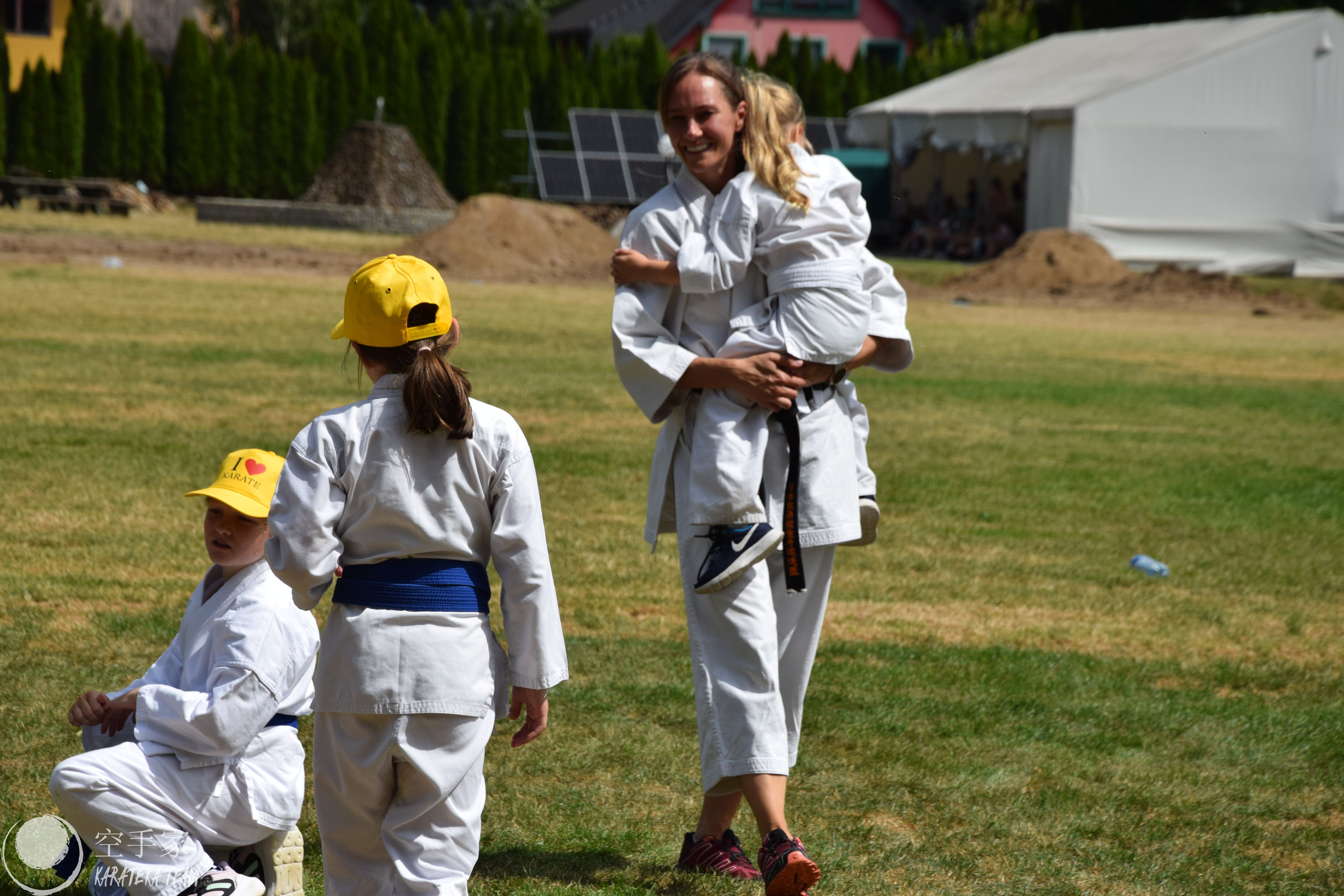 Pierwsze treningi na obozie i pierwsze plażowanie