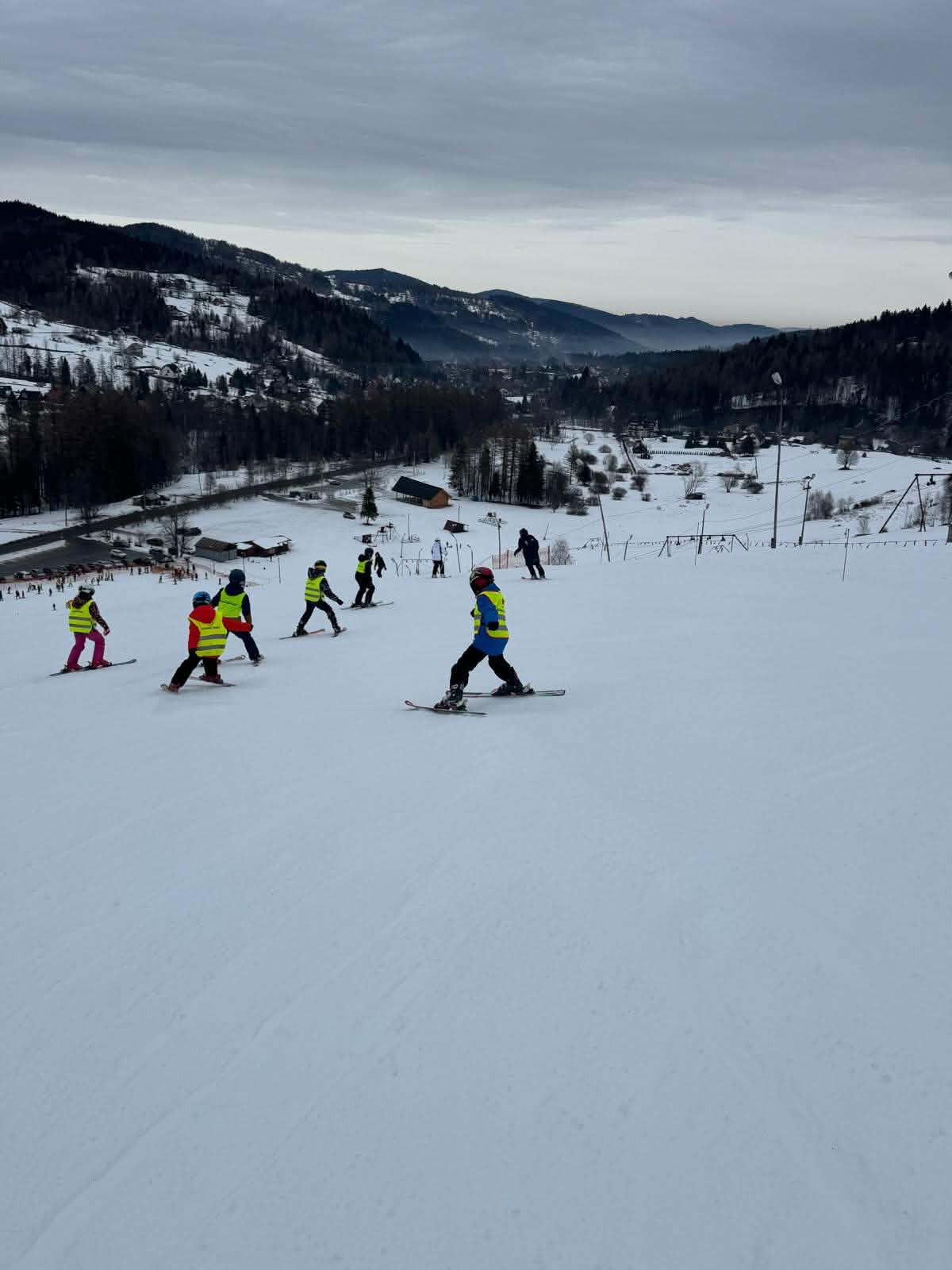 Narty, karate, ognisko, czego chcieć więcej…