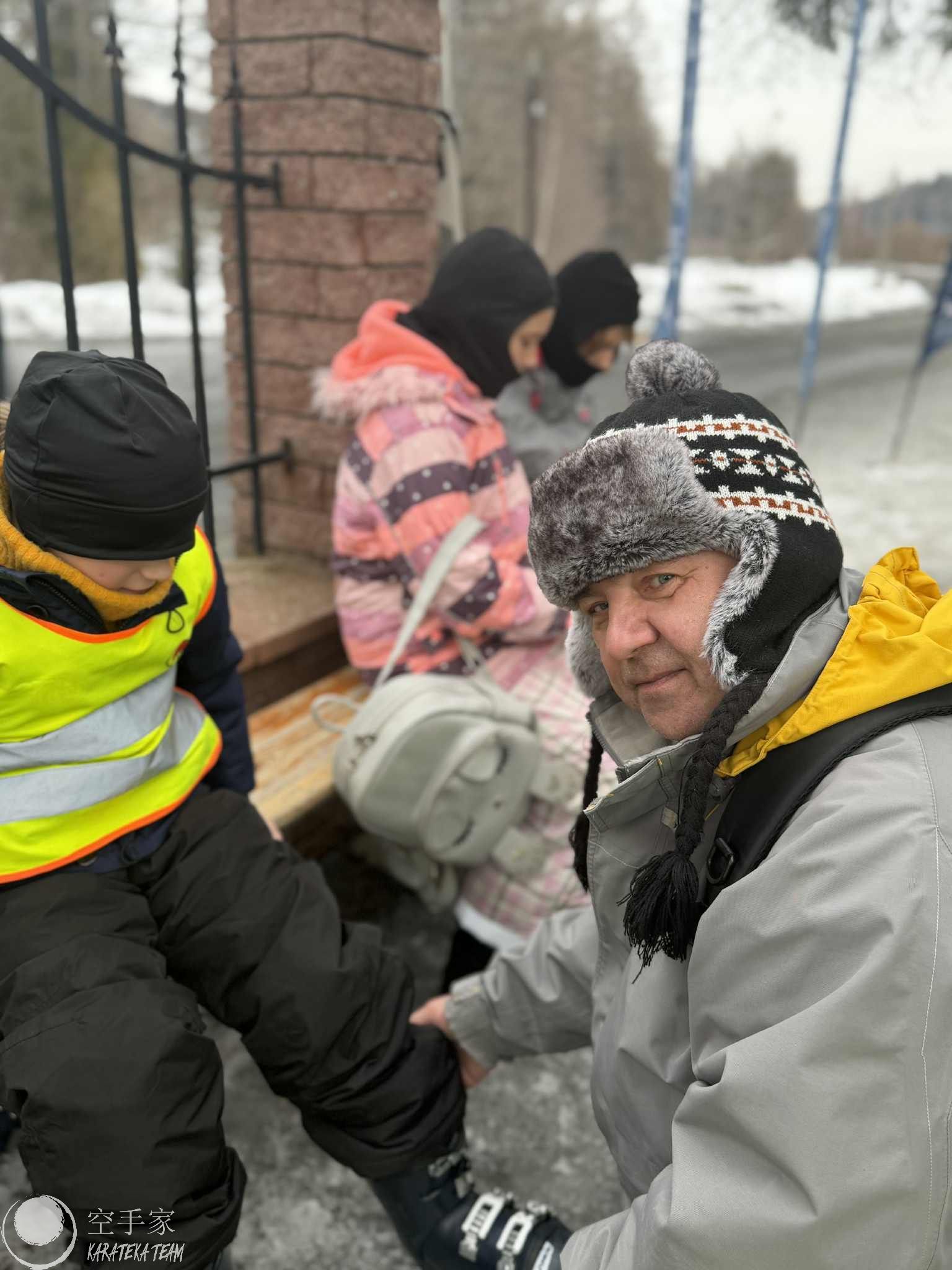 Narty, karate, ognisko, czego chcieć więcej…
