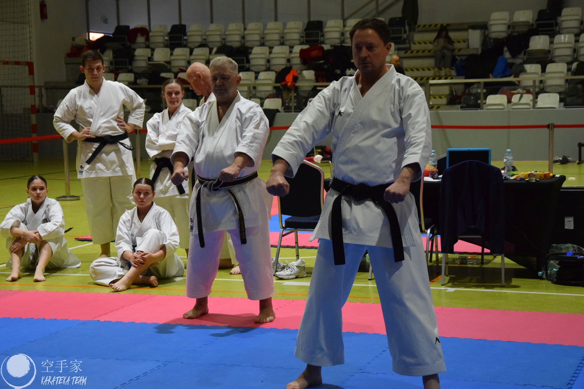 Nieliczni, ale Dynamiczni